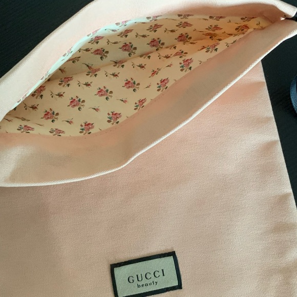 Gucci Beauty Drawstring Bucket Cosmetic Bag Makeup Pouch Peach New - Picture 3 of 3